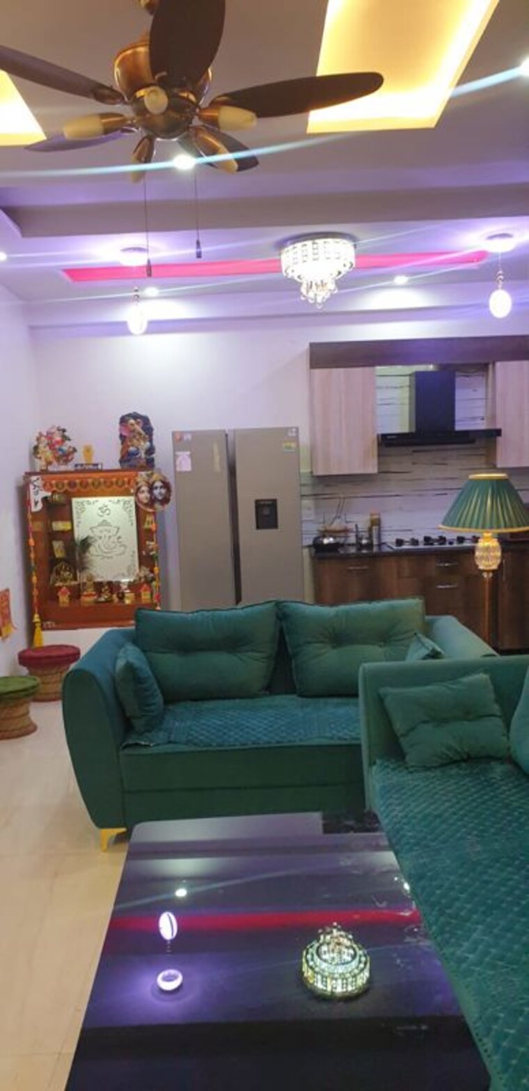 Living Room, palam-vihar-residents-association 2 Bedroom 200 Sq.Yd. Builder Floor In Palam Vihar Gurgaon 10336578