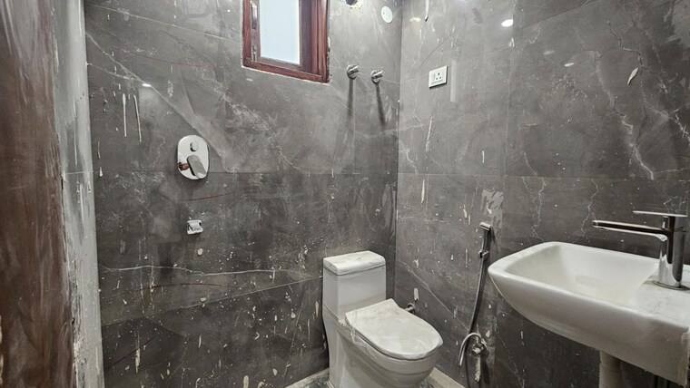 Bathroom, saket 1 Bedroom 400 Sq.Ft. Builder Floor In Saket Delhi 10336598