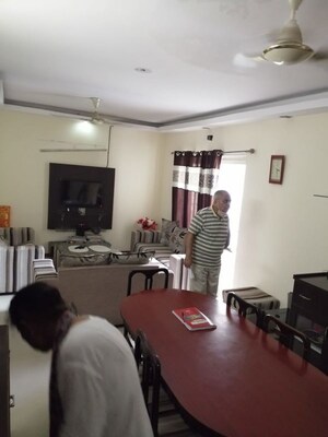 Team Area in 3.5 BHK Apartment at BPTP Park Grandeura, Sector 82 – for Sale