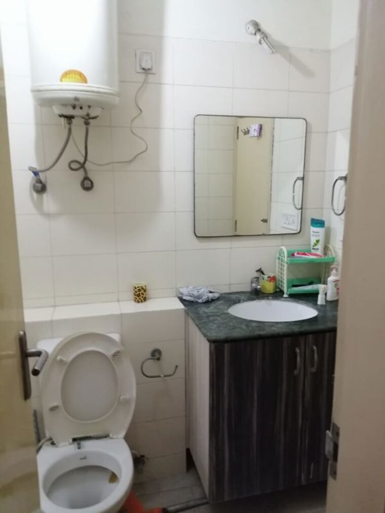 Bathroom, bptp-park-grandeura 3.5 Bedroom 2032 Sq.Ft. Apartment In Sector 82 Faridabad 10336616