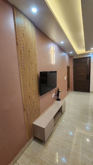 Room in 2 BHK Builder Floor at Sector 79 – for Sale