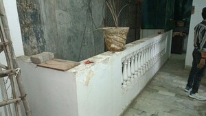 Balcony in 2 BHK Builder Floor at Vaishali Sector 5 – for Sale