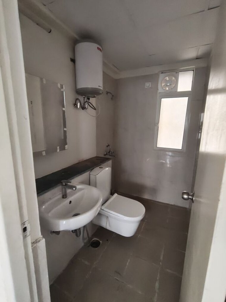 Bathroom, jaypee-greens-kosmos 4 Bedroom 2040 Sq.Ft. Apartment In Sector 134 Noida 10336716