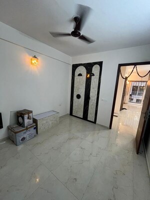 Room in 3.5 BHK Builder Floor at Smart World Gems, Sector 89 – for Rent