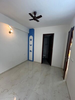 Room in 3.5 BHK Builder Floor at Smart World Gems, Sector 89 – for Rent