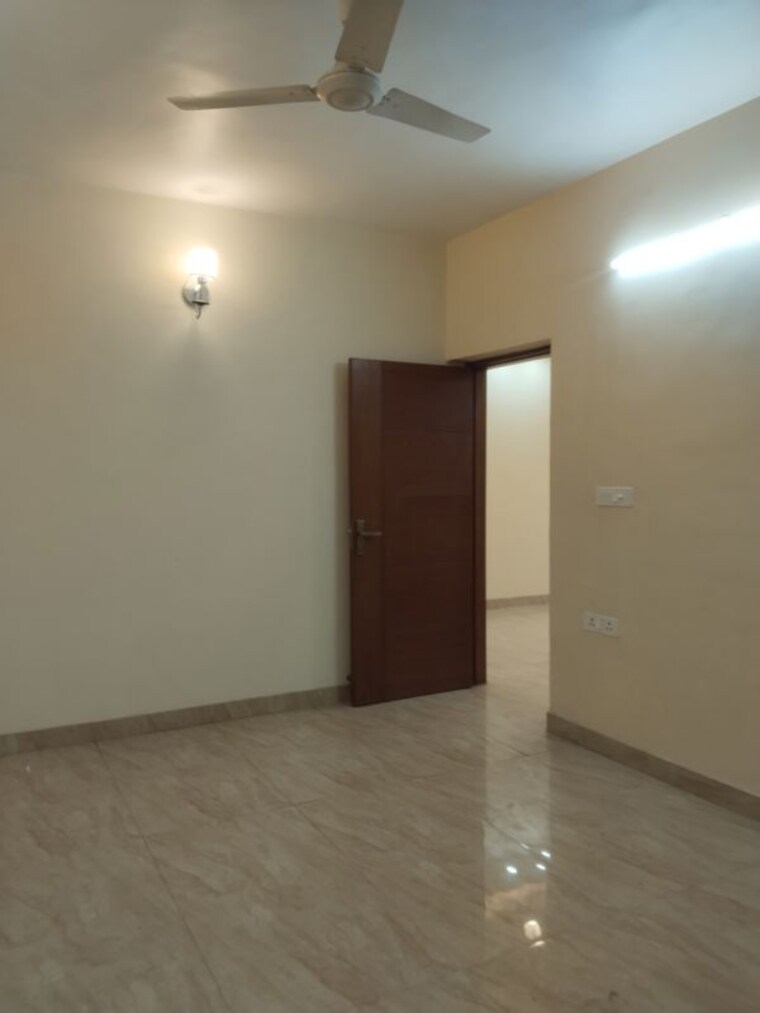 Room, sarita vihar 3 Bedroom 1750 Sq.Ft. Builder Floor In Sarita Vihar Delhi 10319732