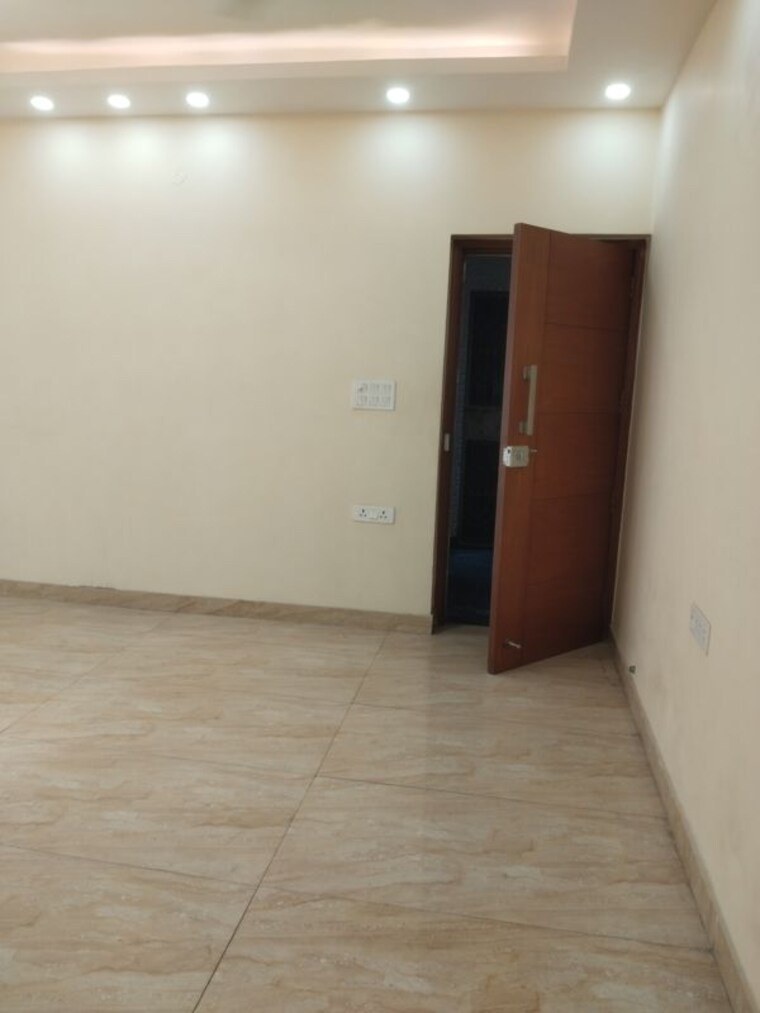 Room, sarita vihar 3 Bedroom 1750 Sq.Ft. Builder Floor In Sarita Vihar Delhi 10319732