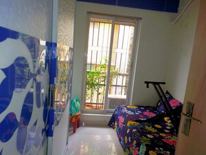 Bedroom in 2 BHK Apartment at Arco Arcade, Vile Parle East – for Rent