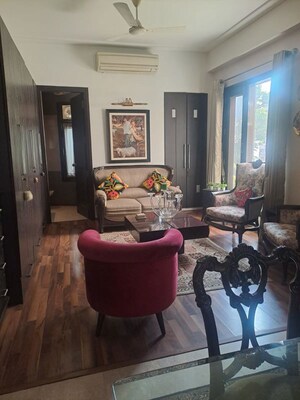 Team Area in 3 BHK Apartment at Panchsheel Enclave – for Rent