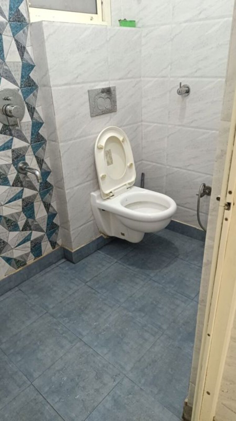 Bathroom, ip extension 2 Bedroom 1050 Sq.Ft. Apartment In Ip Extension Delhi 10336824