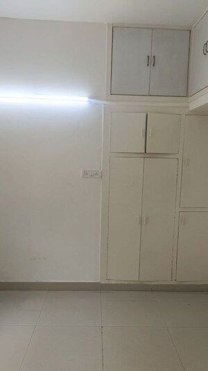 Room in 2 BHK Apartment at Ip Extension – for Rent