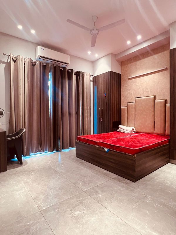 3 BHK 215 Sq.Ft. Builder Floor in Ansal API Vyapar Kendra
