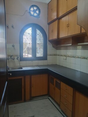 Kitchen in 1 BHK Builder Floor at DLF Royale Residences, Dlf Phase I – for Rent