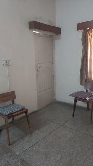 Living Room in 2.5 BHK Apartment at Mayur Vihar – for Sale