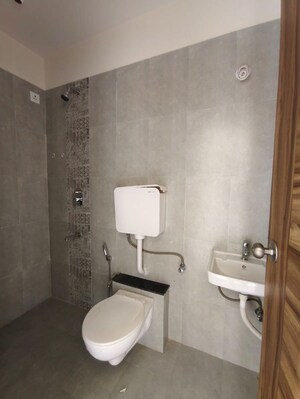 Bathroom in 1 BHK Apartment at Horizon Height, Kasarvadavali – for Rent