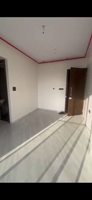 Room in 3 BHK Apartment at Kabra Garnet, Malad West – for Rent