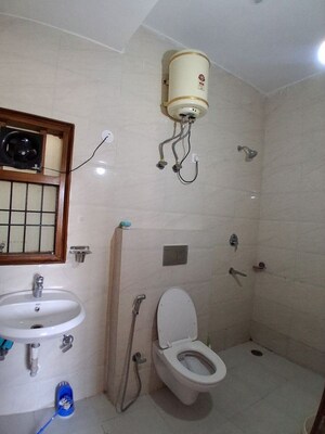 Bathroom in 3 BHK Builder Floor at DLF Garden Villas, Sector 43 – for Rent