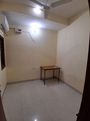 Room in 3 BHK Builder Floor at DLF Garden Villas, Sector 43 – for Rent