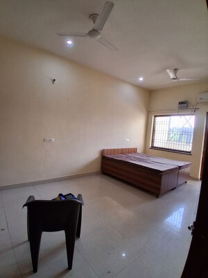 Living Room in 3 BHK Builder Floor at DLF Garden Villas, Sector 43 – for Rent