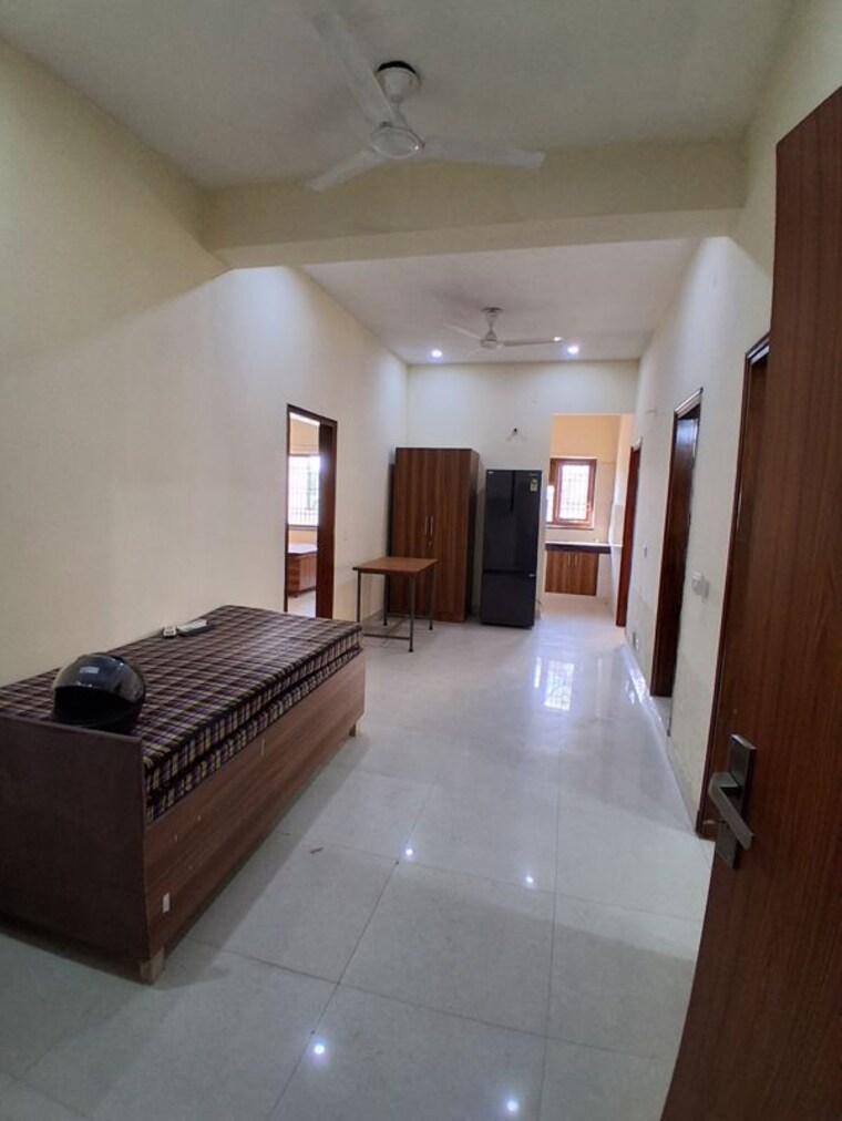 Living Room, dlf-garden-villas 3 Bedroom 1350 Sq.Ft. Builder Floor In Sector 43 Gurgaon 10336846