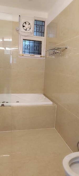 Room in 3 BHK Builder Floor at Greater Kailash ii – for Rent