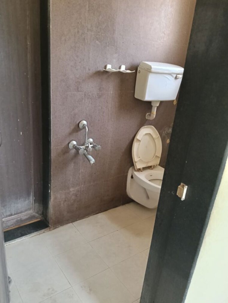 Bathroom, squarefeet-grand-square 1 Bedroom 401 Sq.Ft. Apartment In Anand Nagar Thane 10336878
