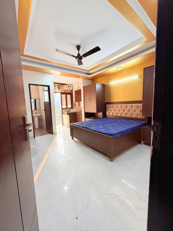 1 RkBuilder Floor For Rent in DLF City Phase 3