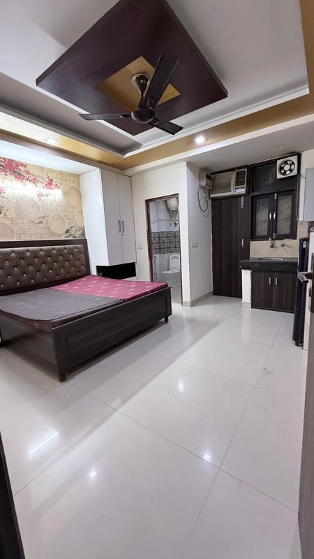 1 RkBuilder Floor For Rent in DLF City Phase 3
