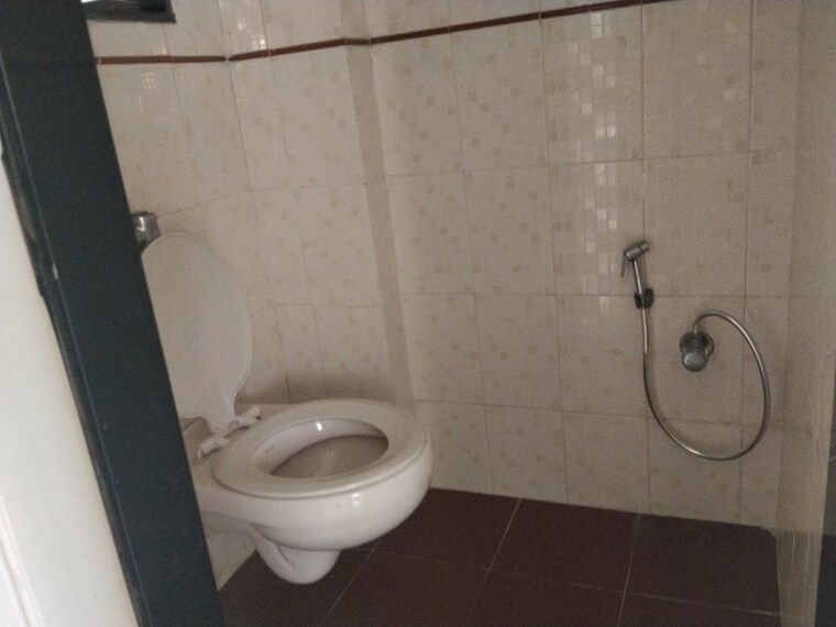 Bathroom, dosti-daffodil 1 Bedroom 400 Sq.Ft. Apartment In Wadala East Mumbai 10314635