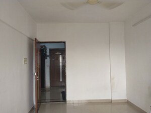 Room in 1 BHK Apartment at Dosti Daffodil, Wadala East – for Sale