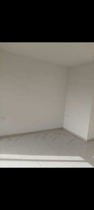 Room in 2 BHK Apartment at Runwal Eirene, Balkum Pada – for Sale