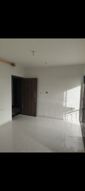 Room in 2 BHK Apartment at Runwal Eirene, Balkum Pada – for Sale