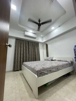 1 BHK Apartment For Rent in Lodha Amara New Tower