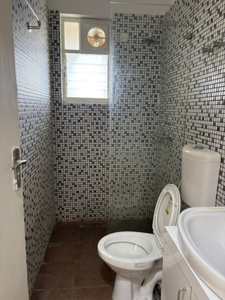 Attached Bathroom, prudent-pragati 3 Bedroom 1049 Sq.Ft. Apartment In Narendrapur Kolkata 10317531
