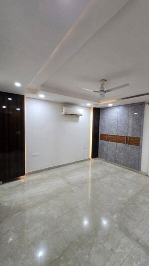 4 BHK Apartment For Rent in Kohat Enclave
