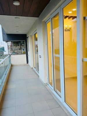 Building Lobby in 3 BHK Builder Floor at 4S Aradhya Extension, Sector 67a – for Rent