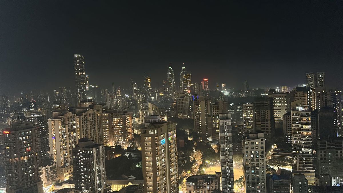 3 BHK + Servant Room Apartment For Rent in Indiabulls Sky Forest
