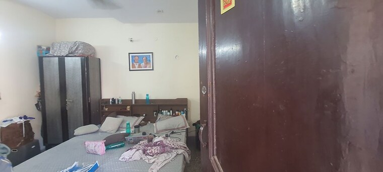 Room, sector 8 2 Bedroom 160 Sq.Yd. Independent House In Sector 8 Faridabad 10337051