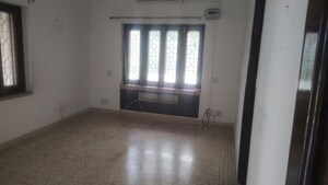 Room in 4 BHK Builder Floor at Safdarjung Enclave – for Rent