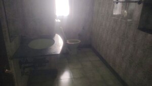 Bathroom in 4 BHK Builder Floor at Safdarjung Enclave – for Rent