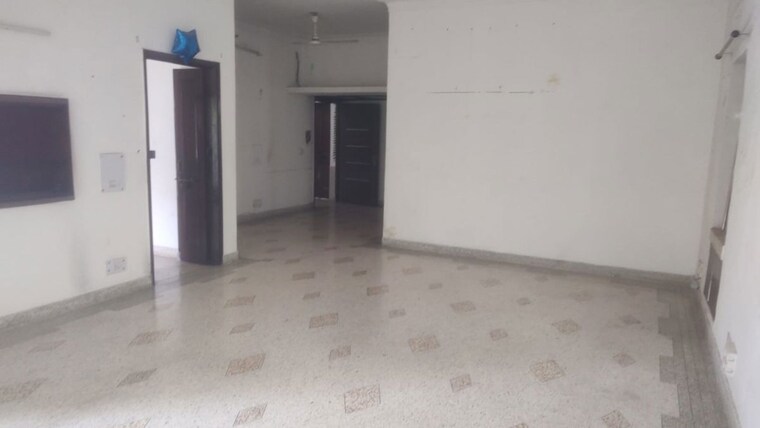 Room, safdarjung enclave 4 Bedroom 500 Sq.Yd. Builder Floor In Safdarjung Enclave Delhi 10337054