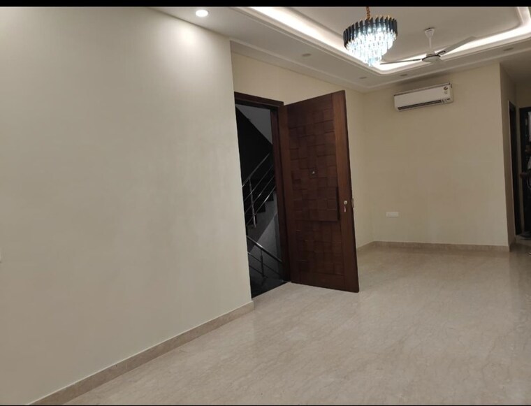 Room, saket 3 Bedroom 125 Sq.Yd. Builder Floor In Saket Delhi 10337068