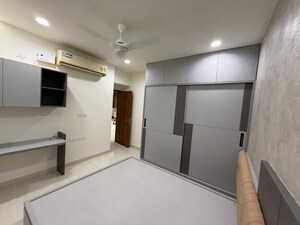 Room in 3 BHK Apartment at Prestige Beverly Hills, Kokapet – for Rent