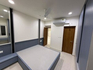 Room in 3 BHK Apartment at Prestige Beverly Hills, Kokapet – for Rent