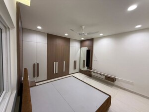 Room in 3 BHK Apartment at Prestige Beverly Hills, Kokapet – for Rent