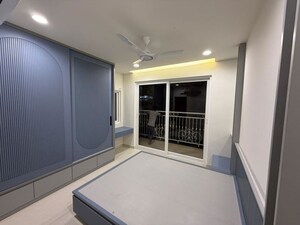 Room in 3 BHK Apartment at Prestige Beverly Hills, Kokapet – for Rent