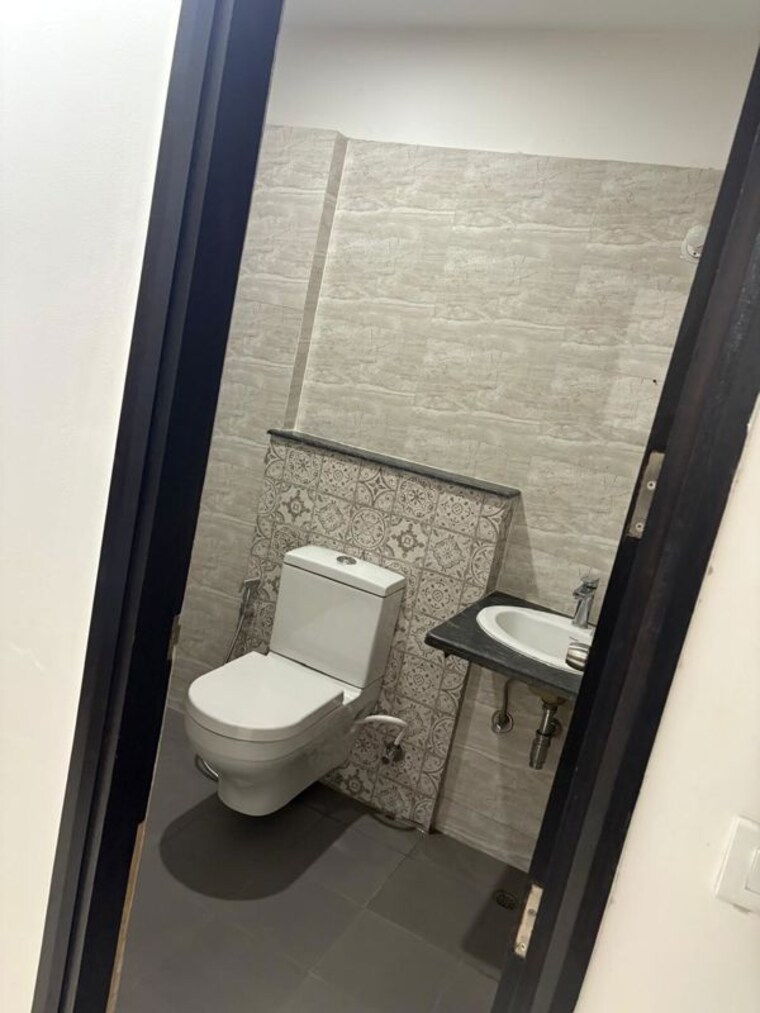 Bathroom, aerocity 2 Bedroom 1800 Sq.Ft. Apartment In Aerocity Mohali 10337075