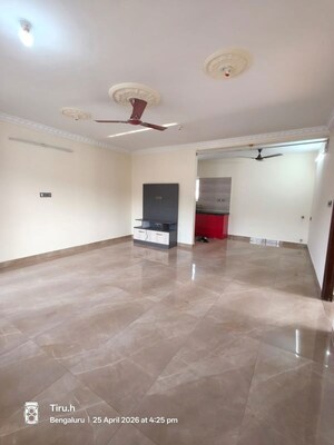 Room in 1 BHK Builder Floor at Hsr Layout Sector 2 – for Rent