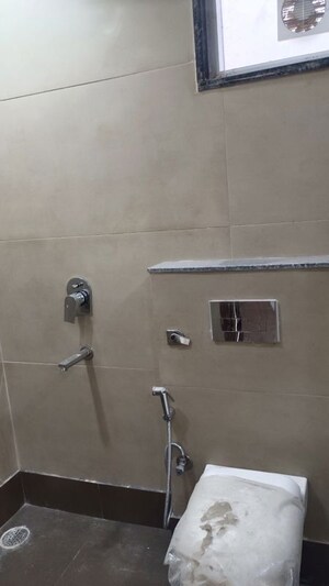 Furnished Amenities in 2 BHK Builder Floor at New Rajinder Nagar – for Rent