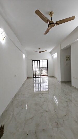 Room in 3 BHK Apartment at Natural City Laketown, Lake Town – for Rent